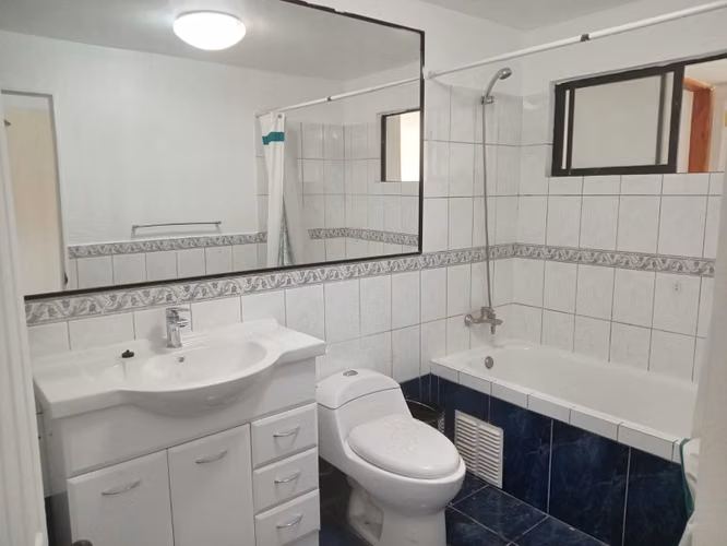 SE VENDE O ARRIENDA CASA SIN MUEBLES EN COND LOS LIRIOS