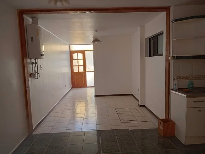 SE VENDE O ARRIENDA CASA SIN MUEBLES EN COND LOS LIRIOS