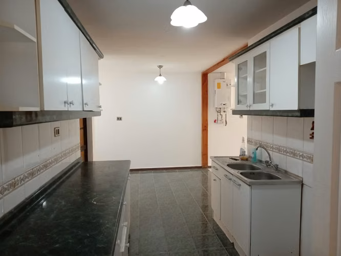 SE VENDE O ARRIENDA CASA SIN MUEBLES EN COND LOS LIRIOS
