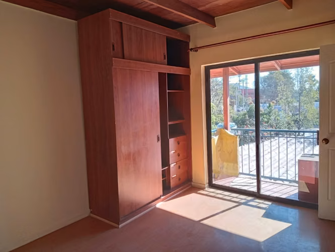 SE VENDE O ARRIENDA CASA SIN MUEBLES EN COND LOS LIRIOS