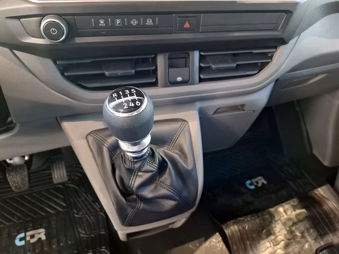 VOLKSWAGEN TRANSPORTER 2026