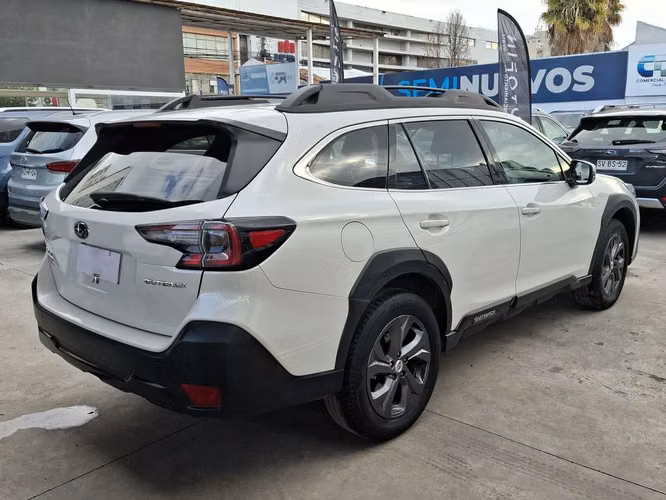 SUBARU OUTBACK 2022