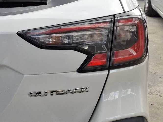 SUBARU OUTBACK 2022