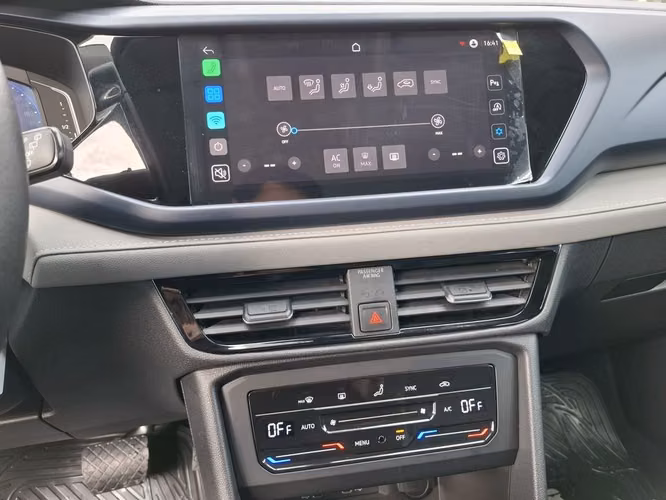 VOLKSWAGEN TAOS 2026