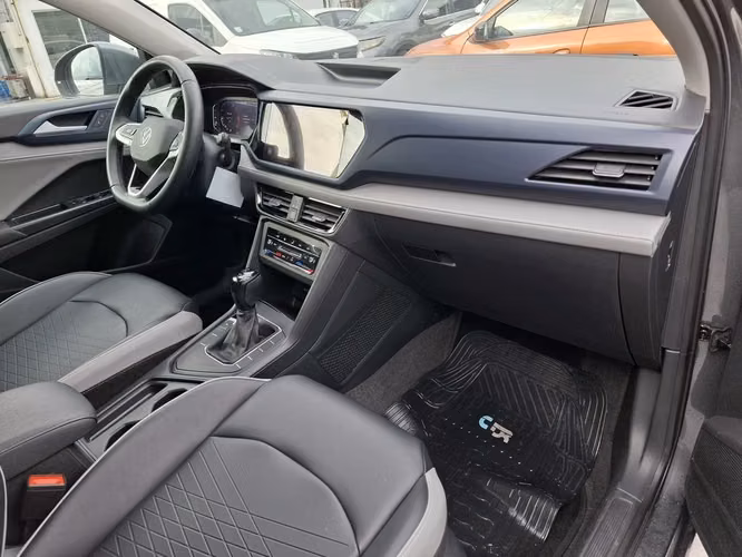 VOLKSWAGEN TAOS 2026