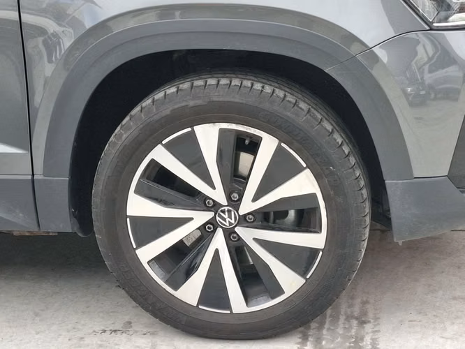 VOLKSWAGEN TAOS 2026