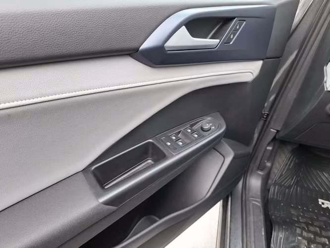 VOLKSWAGEN TAOS 2026