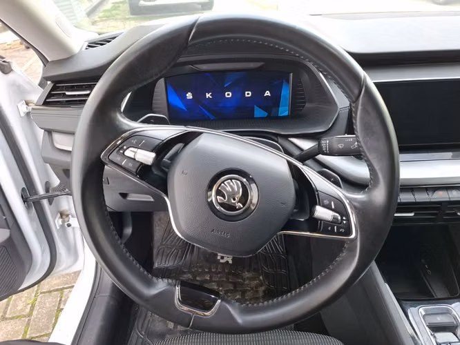 SKODA OCTAVIA 2023