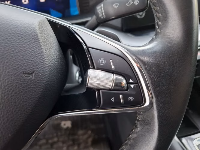 SKODA OCTAVIA 2023