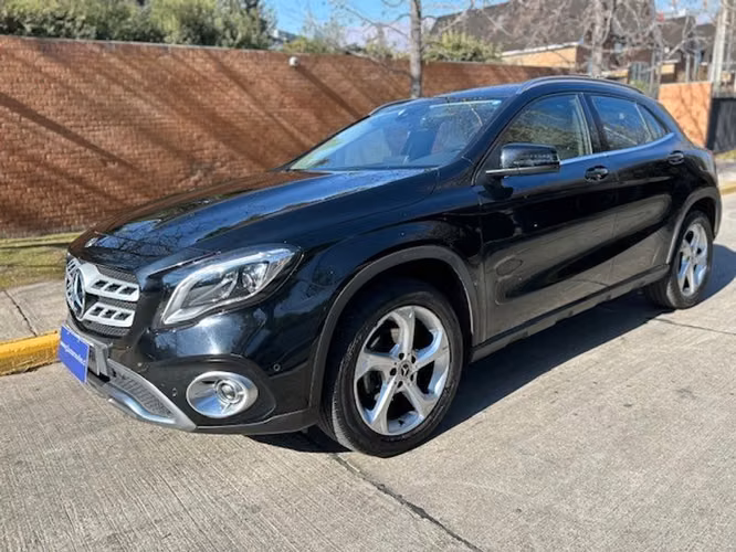 MERCEDES BENZ GLA  | 2845