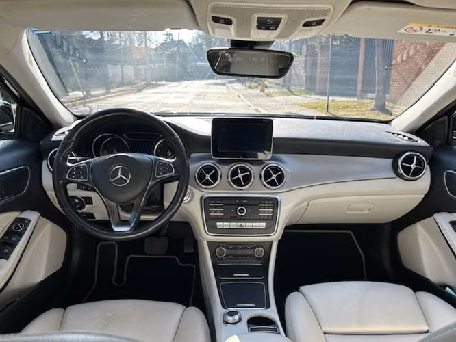 MERCEDES BENZ GLA  | 2845
