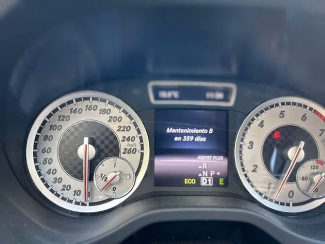 MERCEDES BENZ GLA  | 2845