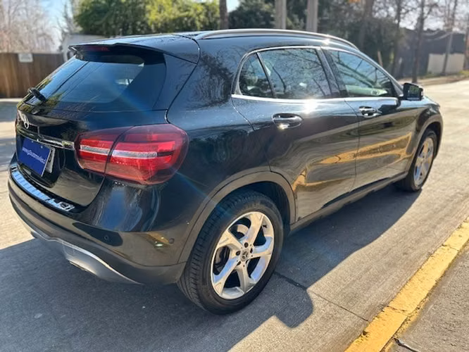 MERCEDES BENZ GLA  | 2845