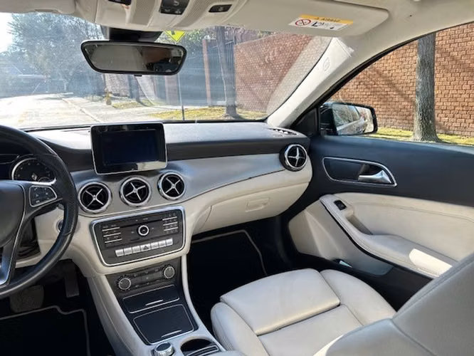 MERCEDES BENZ GLA  | 2845