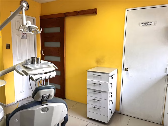 Clinica Dental 100% operativa Venta Derecho a Llave
