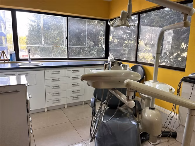 Clinica Dental 100% operativa Venta Derecho a Llave