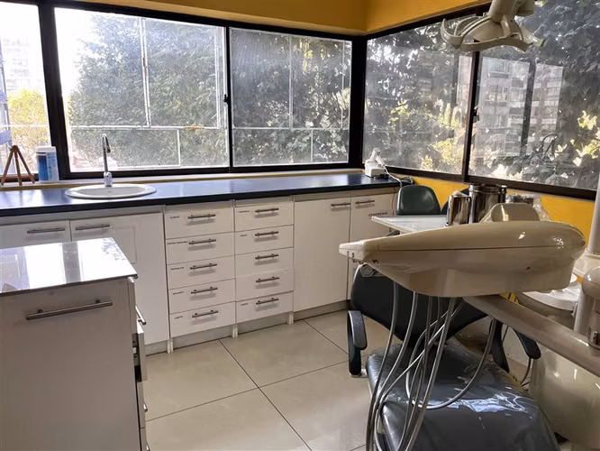 Clinica Dental 100% operativa Venta Derecho a Llave