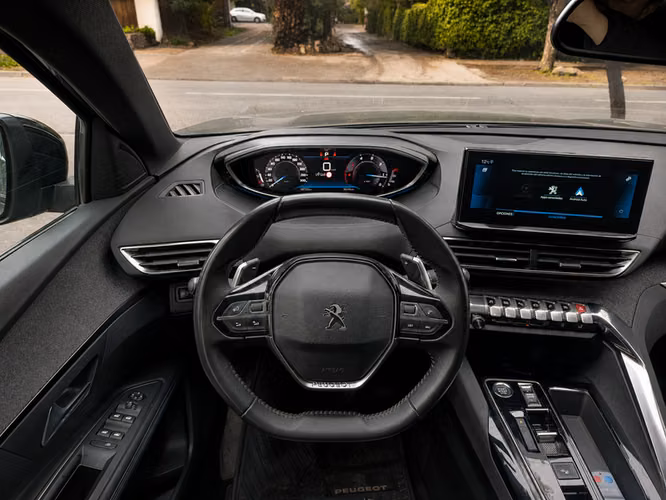 PEUGEOT 3008 GT BLUEHDI 130 EAT8 - 2024 | 2876