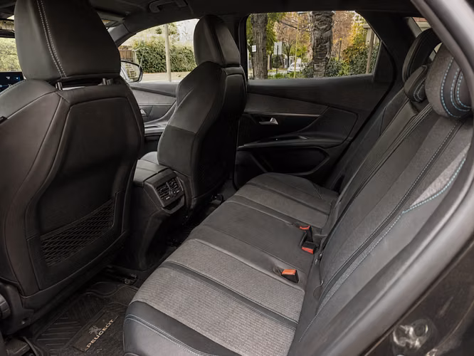 PEUGEOT 3008 GT BLUEHDI 130 EAT8 - 2024 | 2876