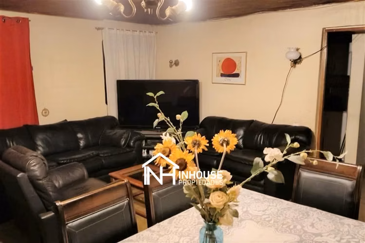 Casa en venta de 3 dorm. en La Granja