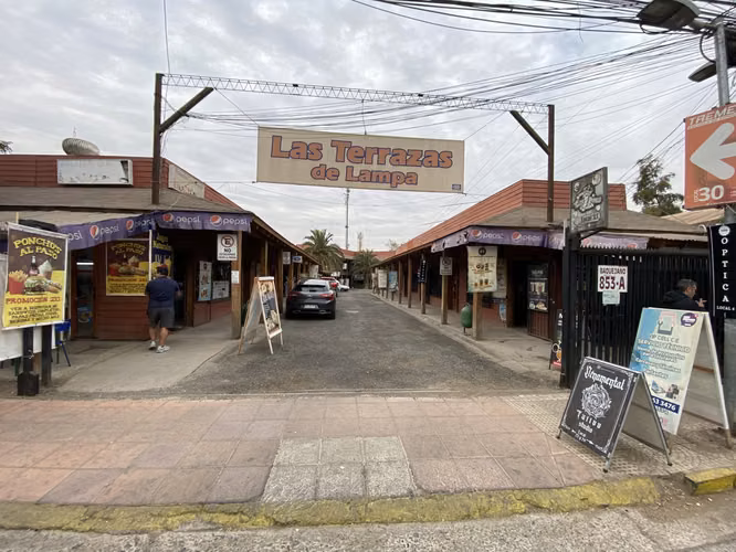 Acogedores locales  comerciales en Lampa Centro