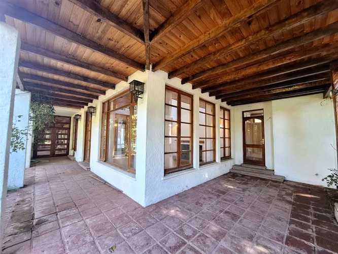 Casa en venta de 4 dorm. en Malloa