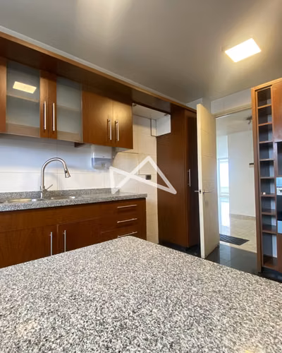 VENTA DEPARTAMENTO CON HERMOSA VISTA AL MAR EN REÑACA