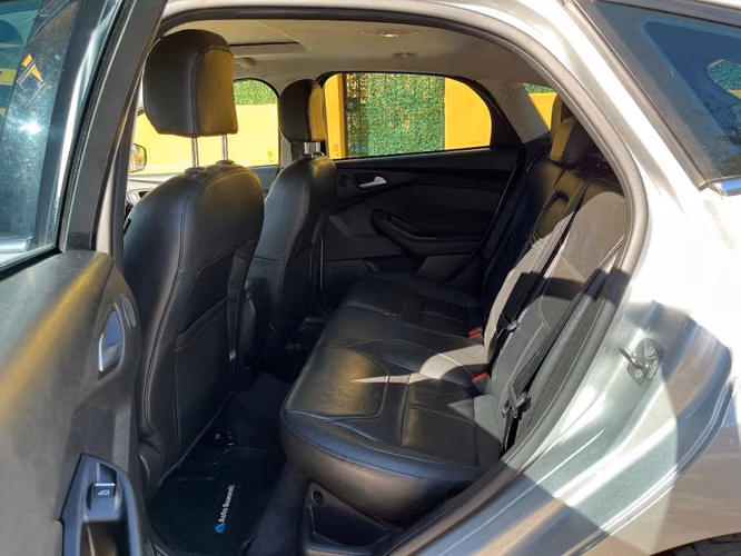 Ford Focus sport 2.0 2012 AUT top de línea - Imagen 3