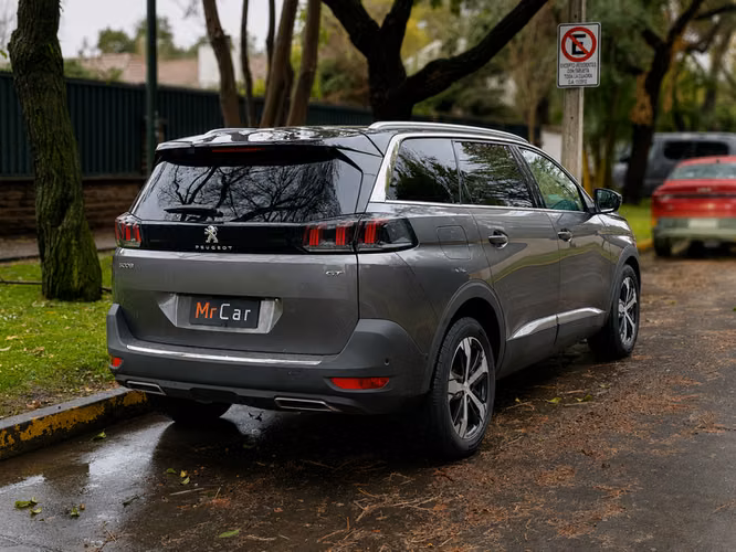 PEUGEOT 5008 BLUEHDI 130 1.5 AUT - 2023 | 2882
