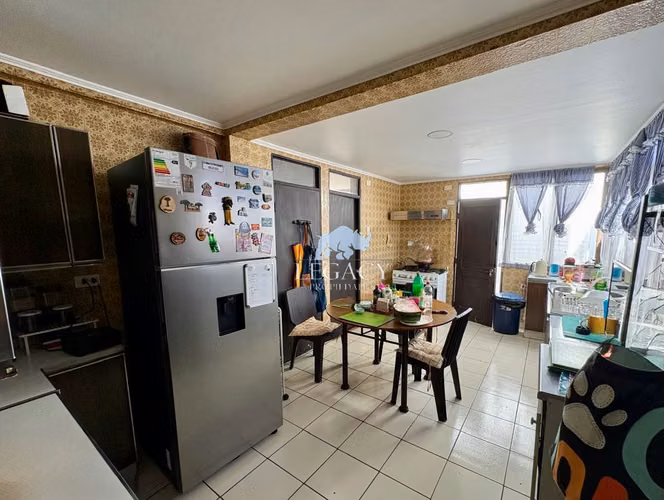 Ideal oficinas o local comercial, Av. Los Perales