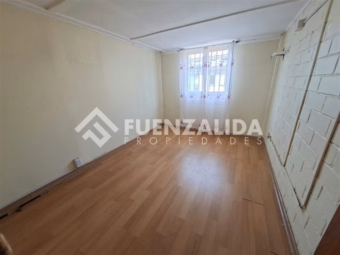 Casa de 5 dorm. con panel solar (ENEL) en Pudahuel - Imagen 6