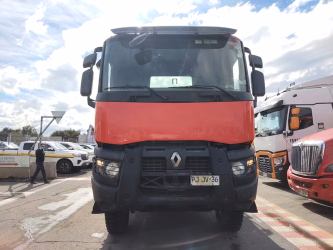 Camion Renault modelo K460 GRUA HIDROLAVADOR