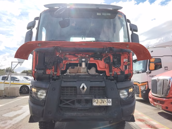 Camion Renault modelo K460 GRUA HIDROLAVADOR