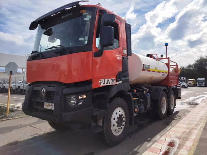 Camion Renault modelo K460 GRUA HIDROLAVADOR