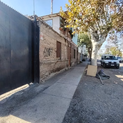 Amplio Terreno Comercial Calle Janequeo Cerro Navia