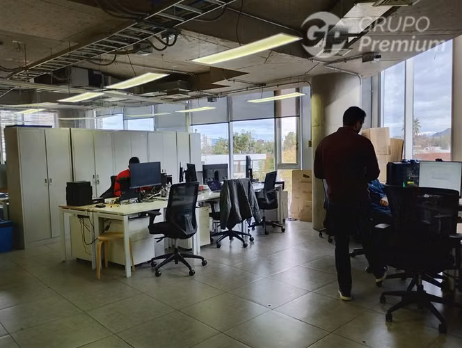 Inversión: Oficina arrendada en Los Dominicos - Imagen 4