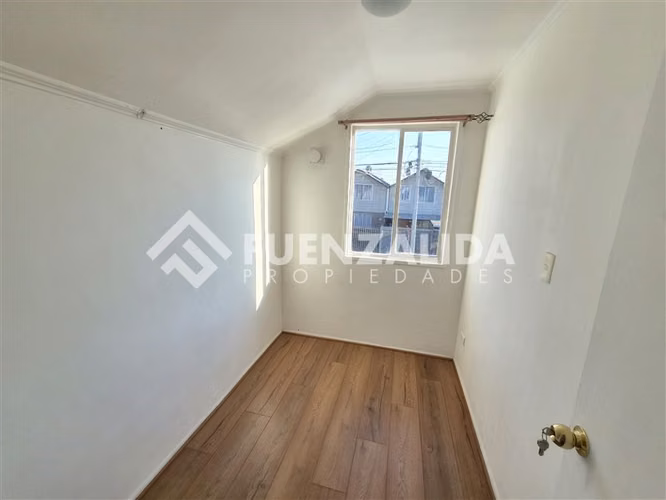 Casa en arriendo de 3 dorm. en Buín