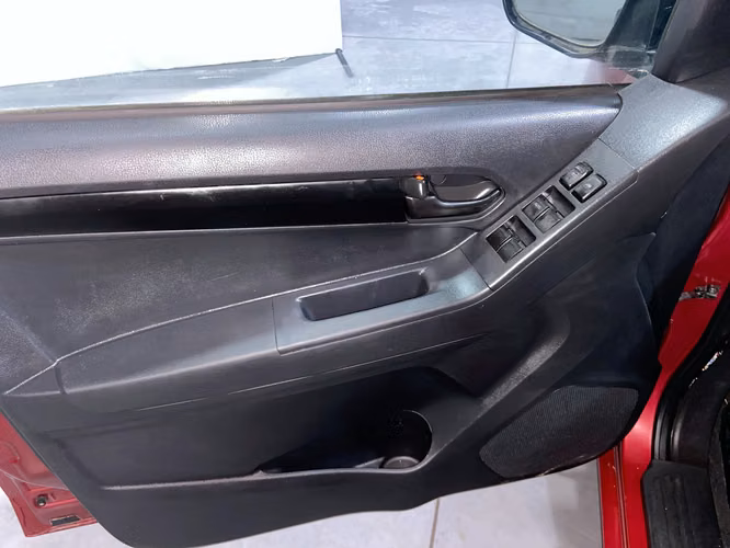 D-MAX 4X2 LXBC58-SANTIAGO