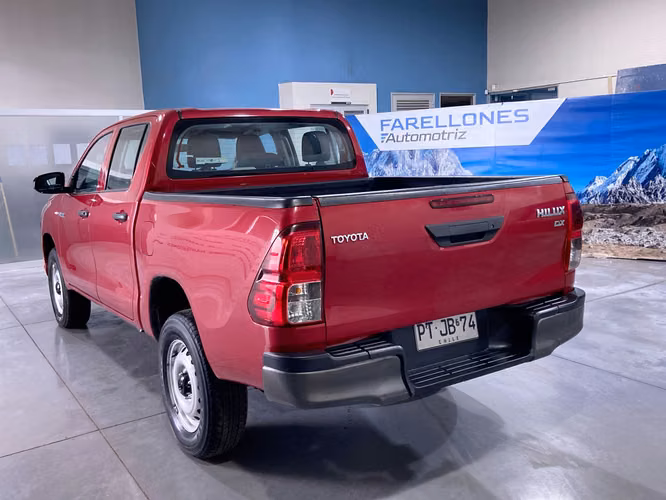 HILUX DX 4X2 PTJB74-SANTIAGO