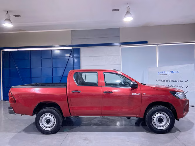 HILUX DX 4X2 PTJB74-SANTIAGO