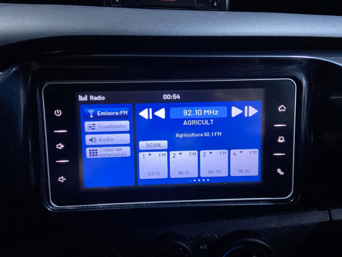 HILUX DX 4X2 PTJB74-SANTIAGO