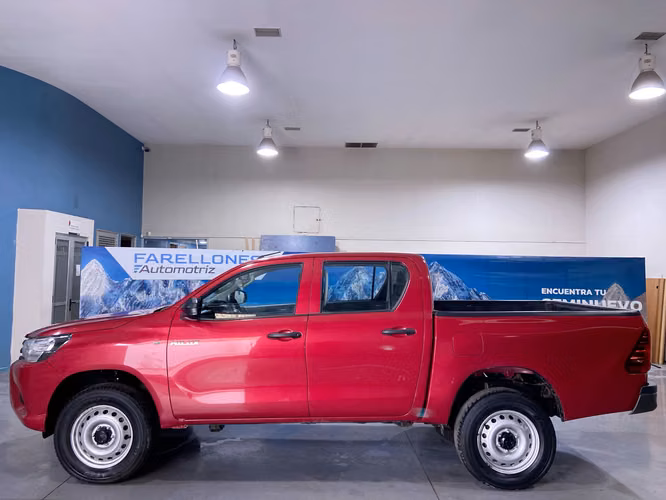 HILUX DX 4X2 PTJB74-SANTIAGO