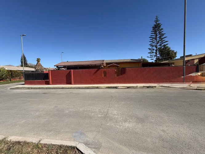 EN VENTA HERMOSA CASA