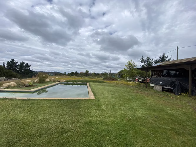 Parcela con casa , piscina, sectror el batro casab