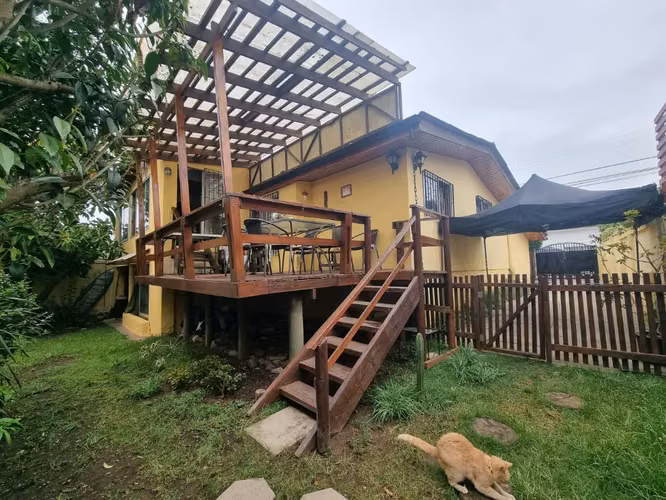 VENDE casa de 5D, sector residencial de Concón!!