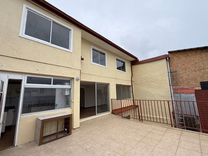 Se vende casa en cerro  Bellavista - Imagen 4