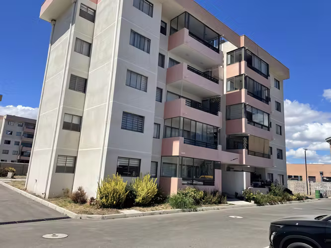 Vende departamento excelente ubicación, poco uso,