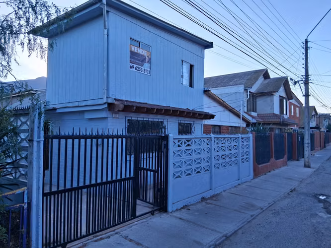 SE ARRIENDA CASA DOS PISOS EN LIMACHE