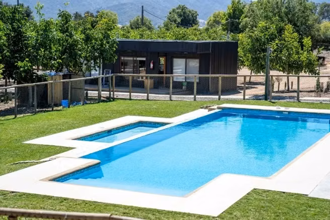 se vende centro vacacional con 350 nogales en prod