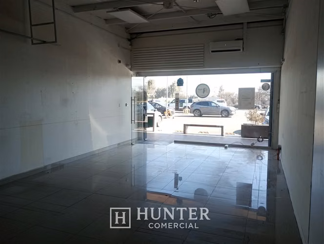 Local Comercial 55 M2 Stripcenter Chicureo, Colina